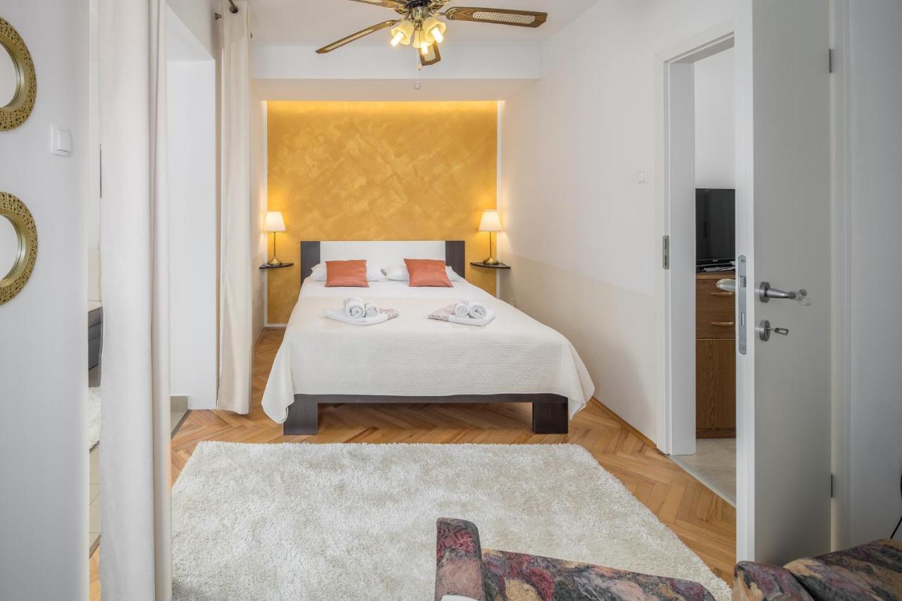 Apartments Villa Katana ポレッチ エクステリア 写真