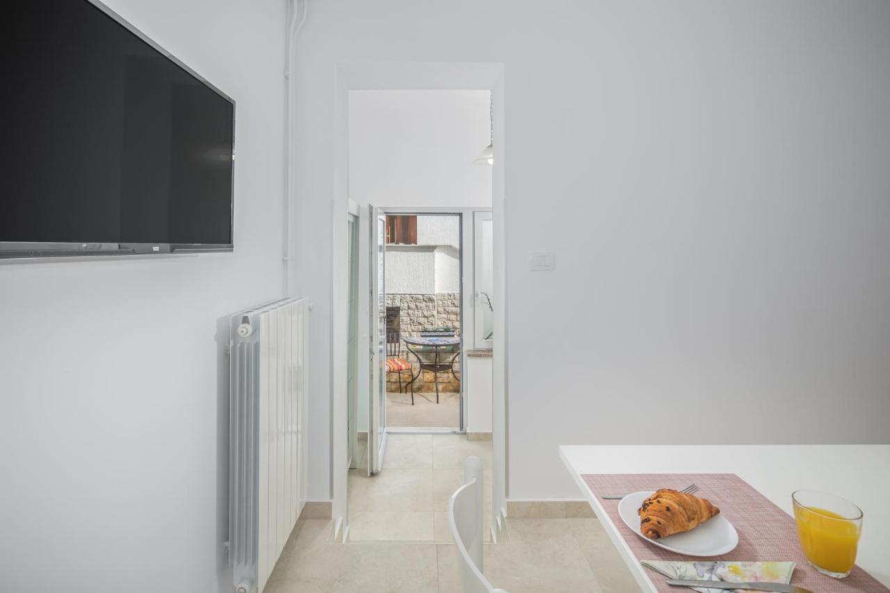 Apartments Villa Katana ポレッチ エクステリア 写真