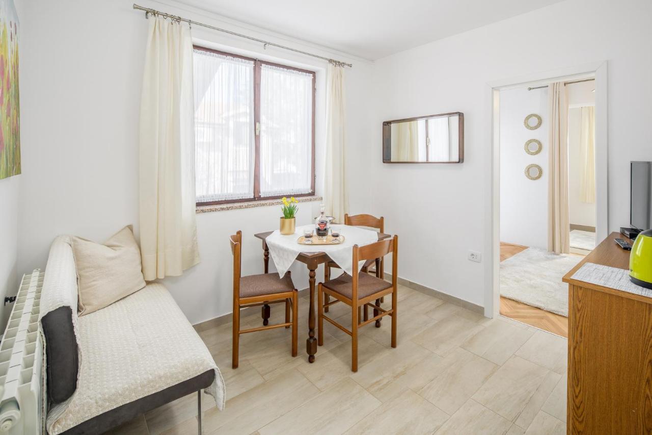 Apartments Villa Katana ポレッチ エクステリア 写真