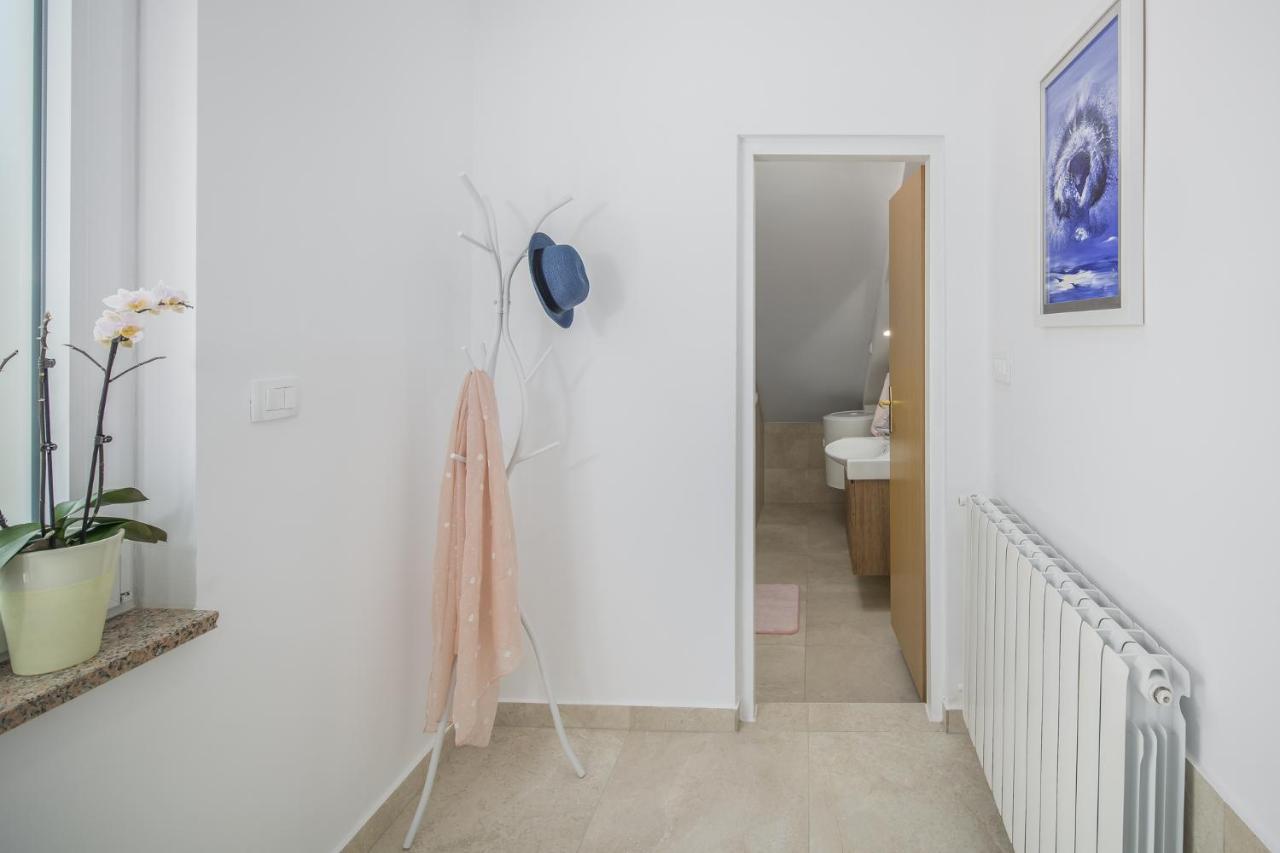 Apartments Villa Katana ポレッチ エクステリア 写真