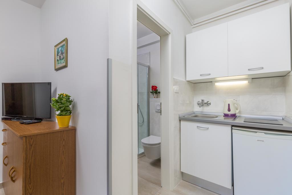 Apartments Villa Katana ポレッチ エクステリア 写真